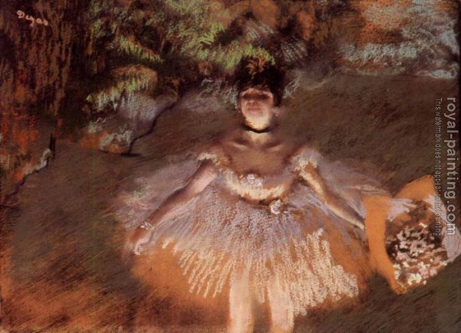 Edgar Degas : Dancer On Stage with a Bouquet